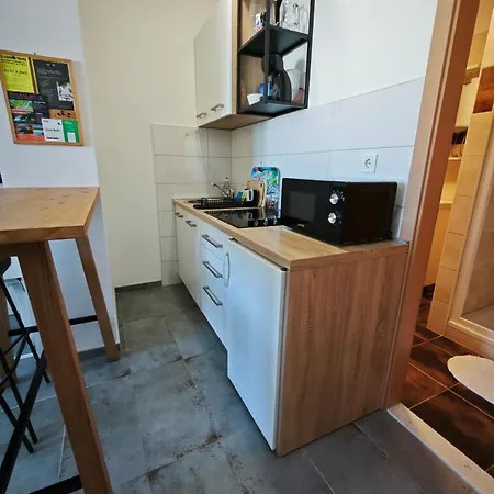 Cozy Old Town Apartment *