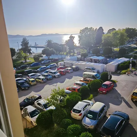 Cozy Old Town Задар