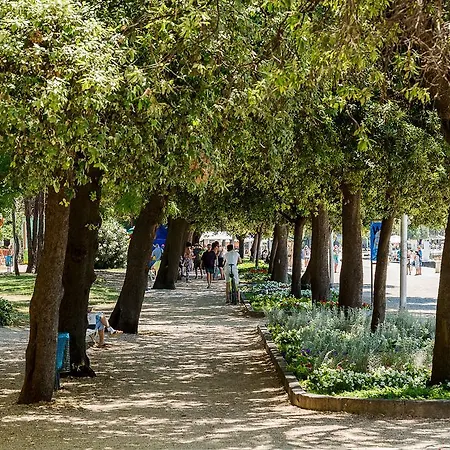 Cozy Old Town Апартаменты *