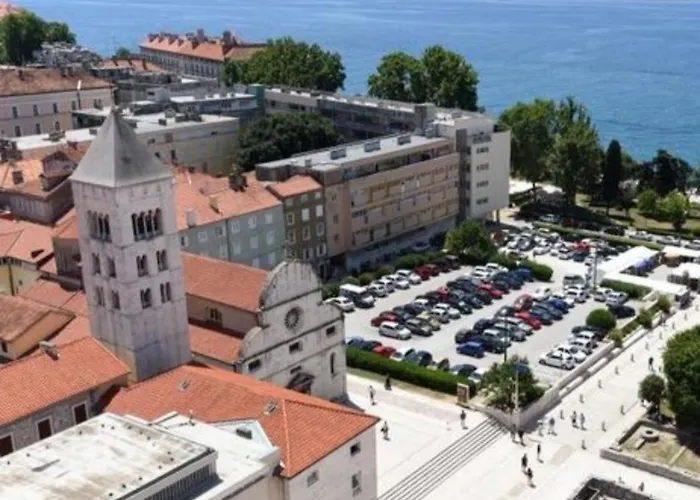 Apartment Cozy Old Town Apartment *