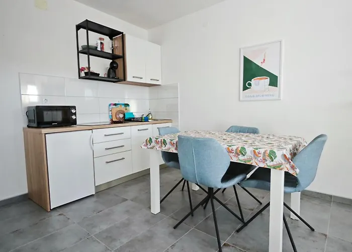 Apartment Cozy Old Town Apartment *